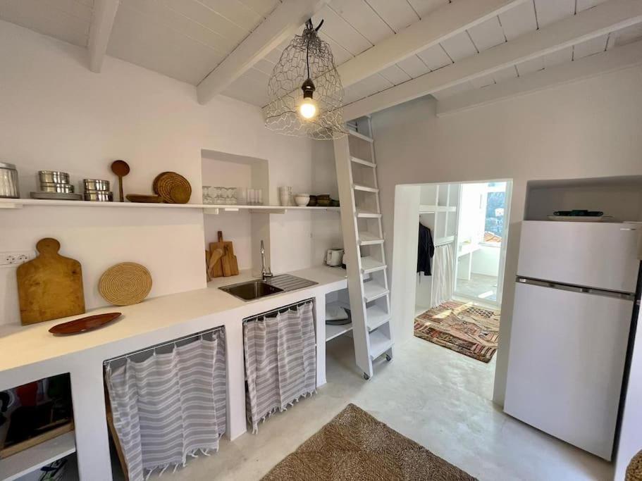 Maison Avec Terrasses Et Vues 시미 외부 사진